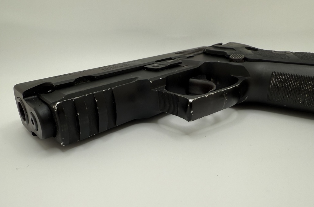 Sig Sauer P229R DAO 40S&W Pistol (Police Trade-In)