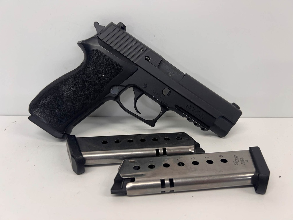 Sig Sauer P220 DA/SA .45 ACP, 3 Magazines (Police Trade-In)